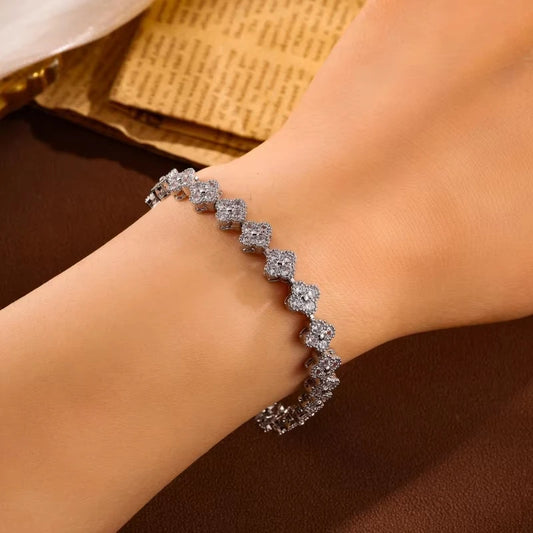 Kiyomi Flower Bracelet