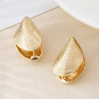 Tomi Shell Stud Earrings