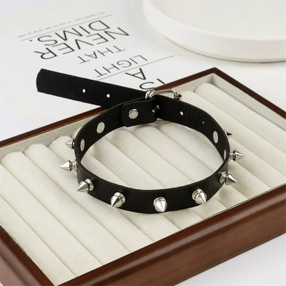 Nina Spiked Choker