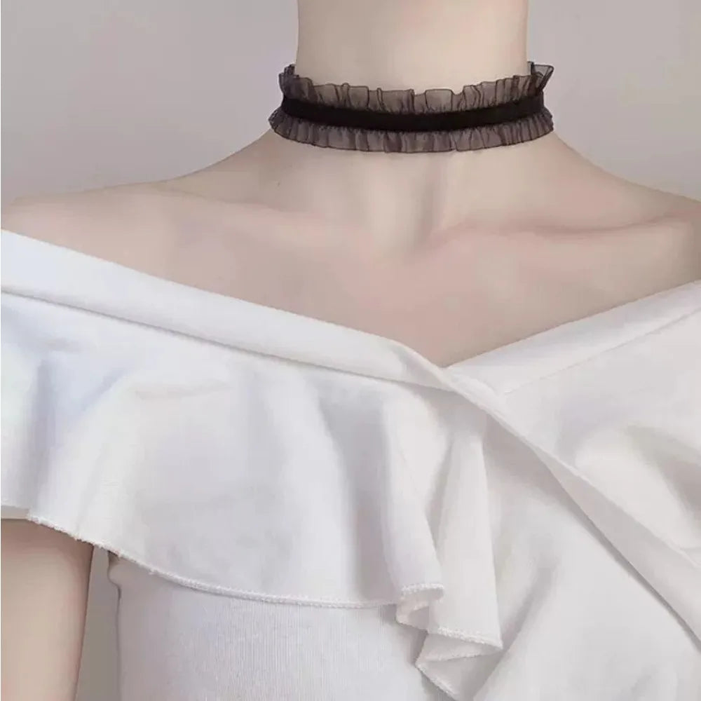 Clover Lace Choker