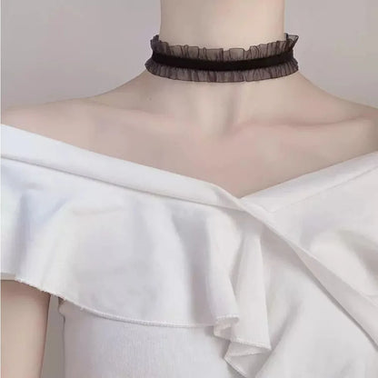 Clover Lace Choker