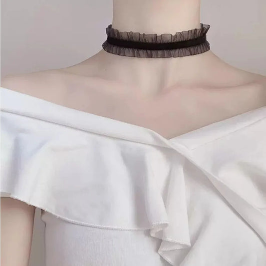 Clover Lace Choker