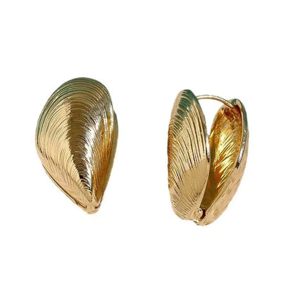 Tomi Shell Stud Earrings