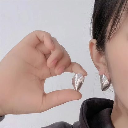 Tomi Shell Stud Earrings