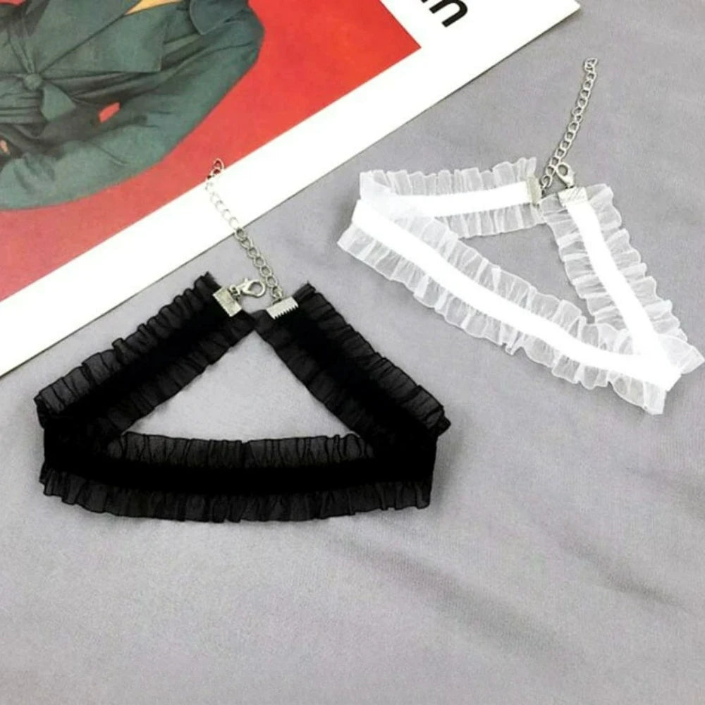Clover Lace Choker