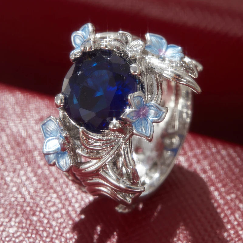 Iris Luxurious Ring