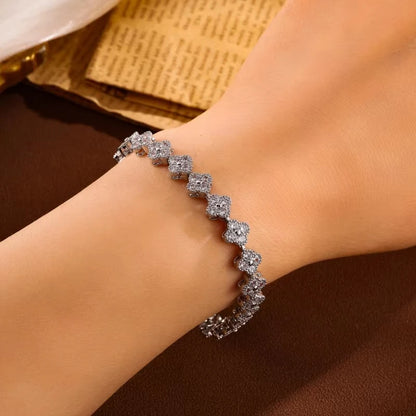 Kiyomi Flower Bracelet