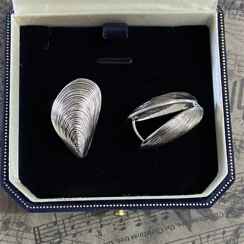 Tomi Shell Stud Earrings