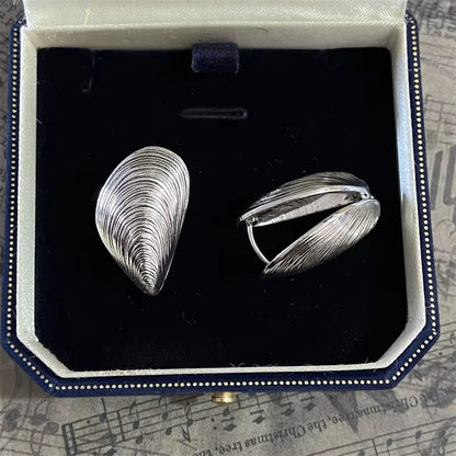 Tomi Shell Stud Earrings