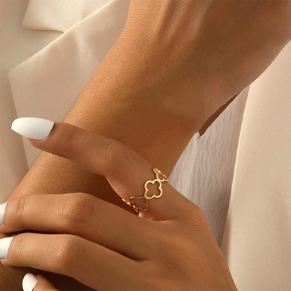 Stassi Four-Leaf Clover Ring