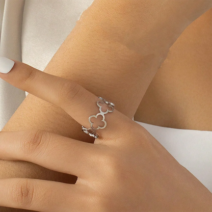 Stassi Four-Leaf Clover Ring