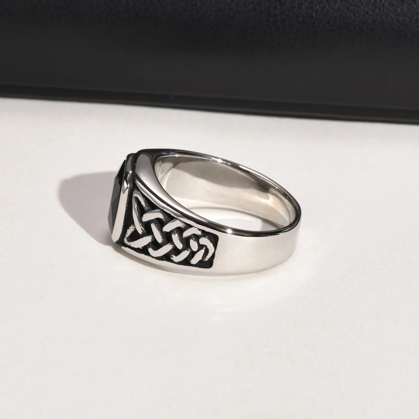 August 1Pc Ring