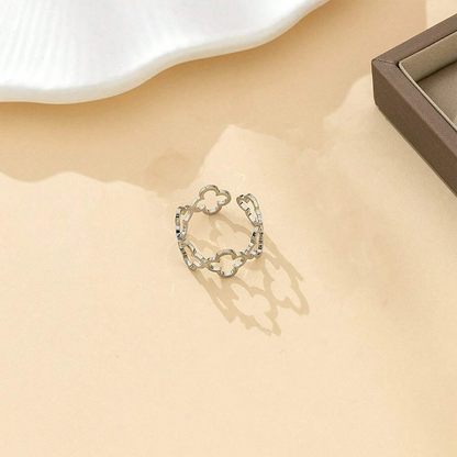 Stassi Four-Leaf Clover Ring